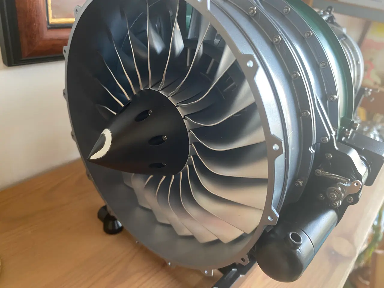 Billede 1 - Jet motor metal model...