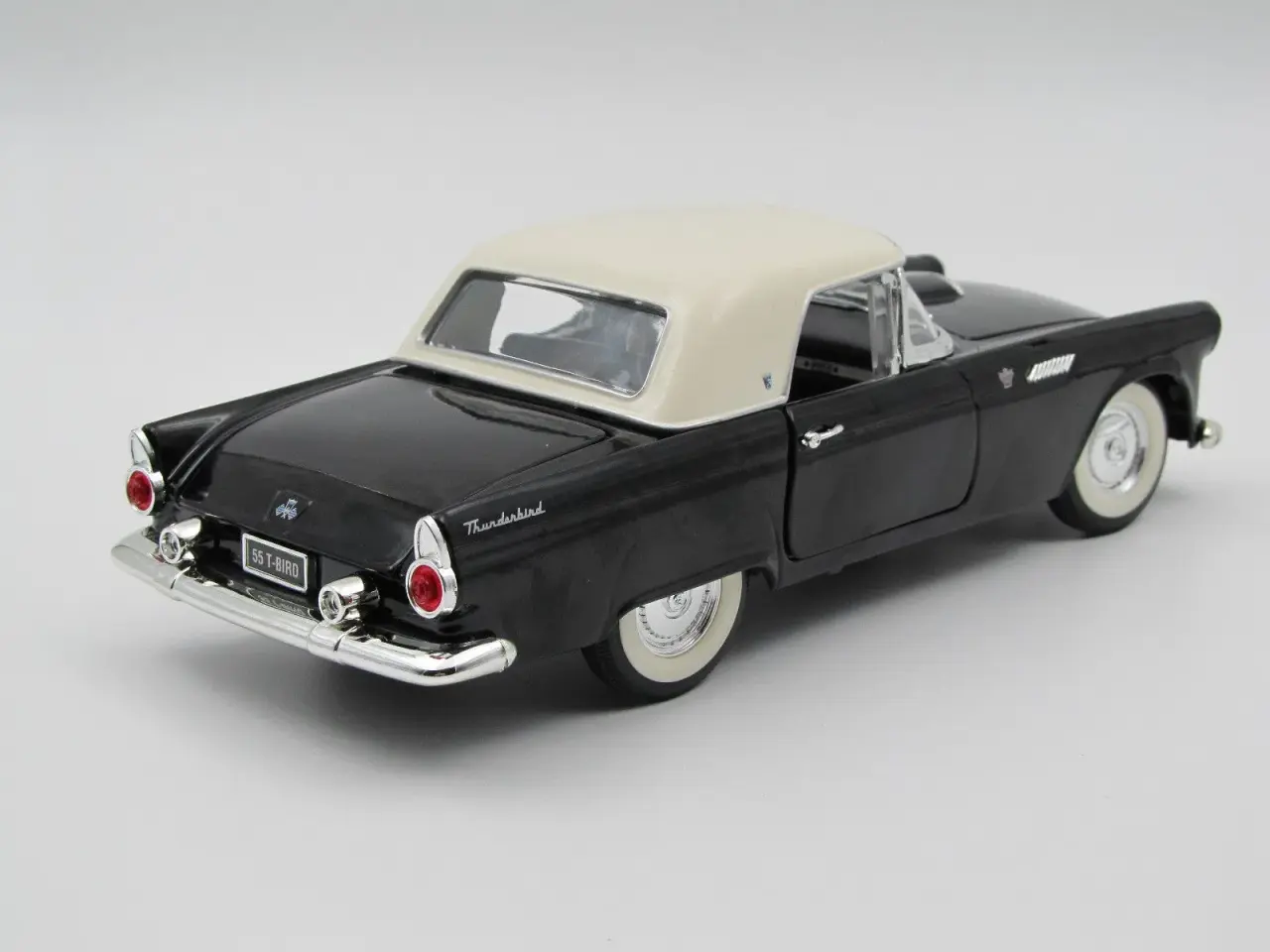 Billede 4 - 1955 Ford Thunderbird Hardtop 1:18 Farve: Sort