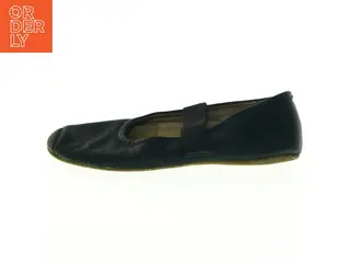 Sorte dansesko (str. 32)