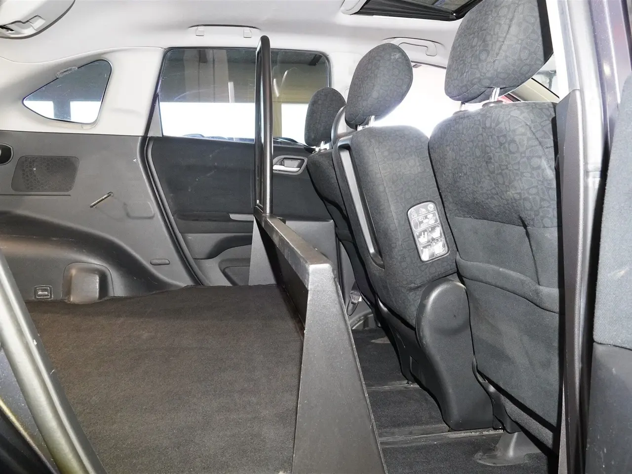 Billede 10 - Honda FR-V 2,0 Executive 150HK Van 6g