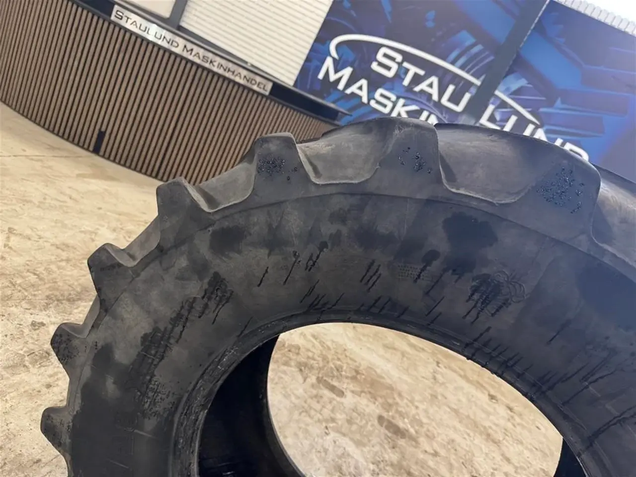 Billede 3 - Michelin 540/65R28