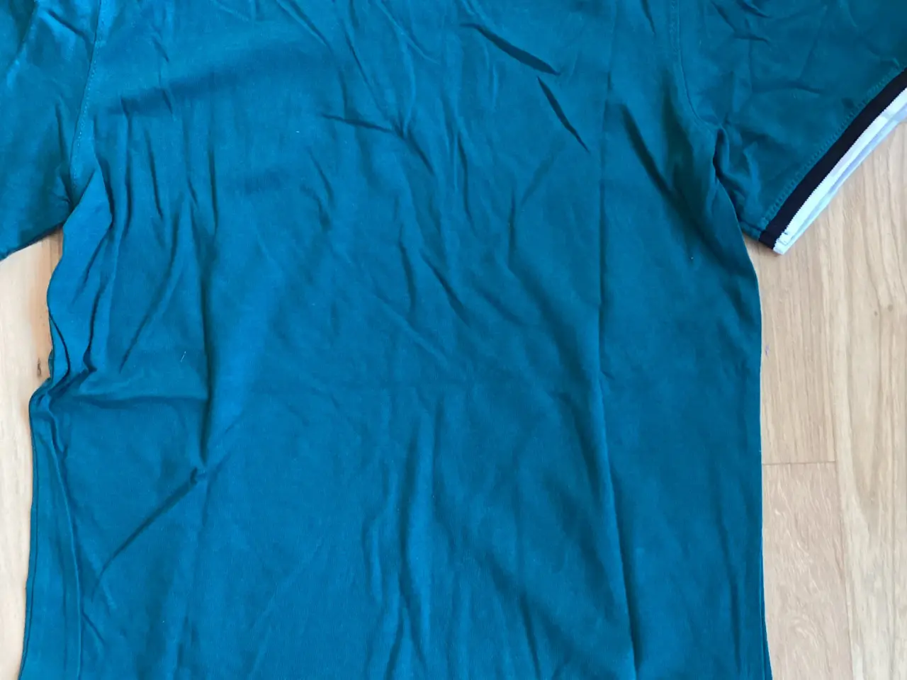Billede 2 - Grøn T-Shirt med polokrave
