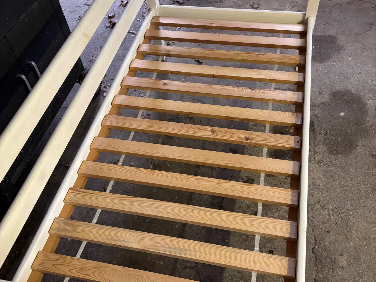 Billede 1 - Juniorseng 70x140 cm, hvid