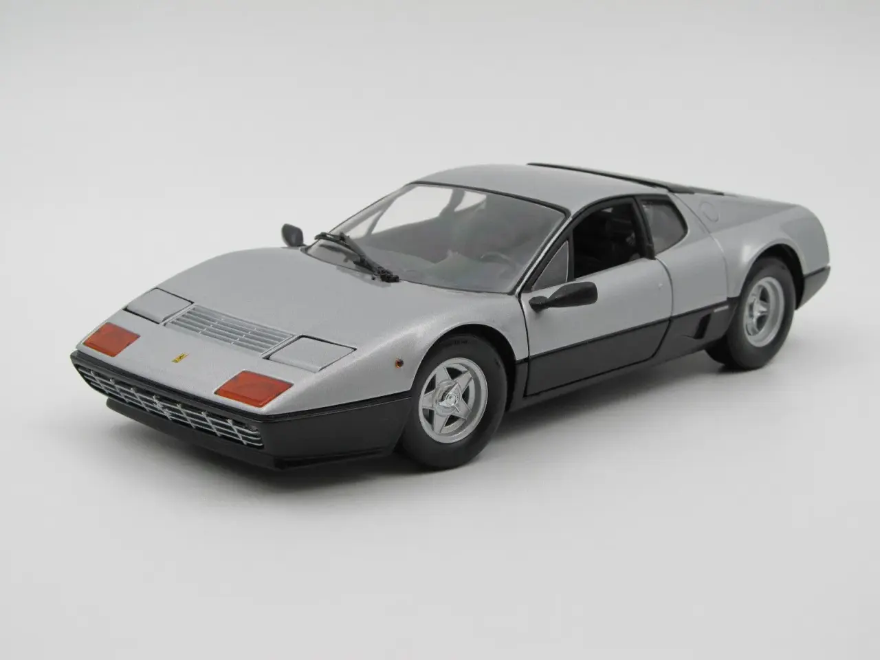 Billede 2 - 1976 Ferrari 512 BB - 1:18 - KYOSHO