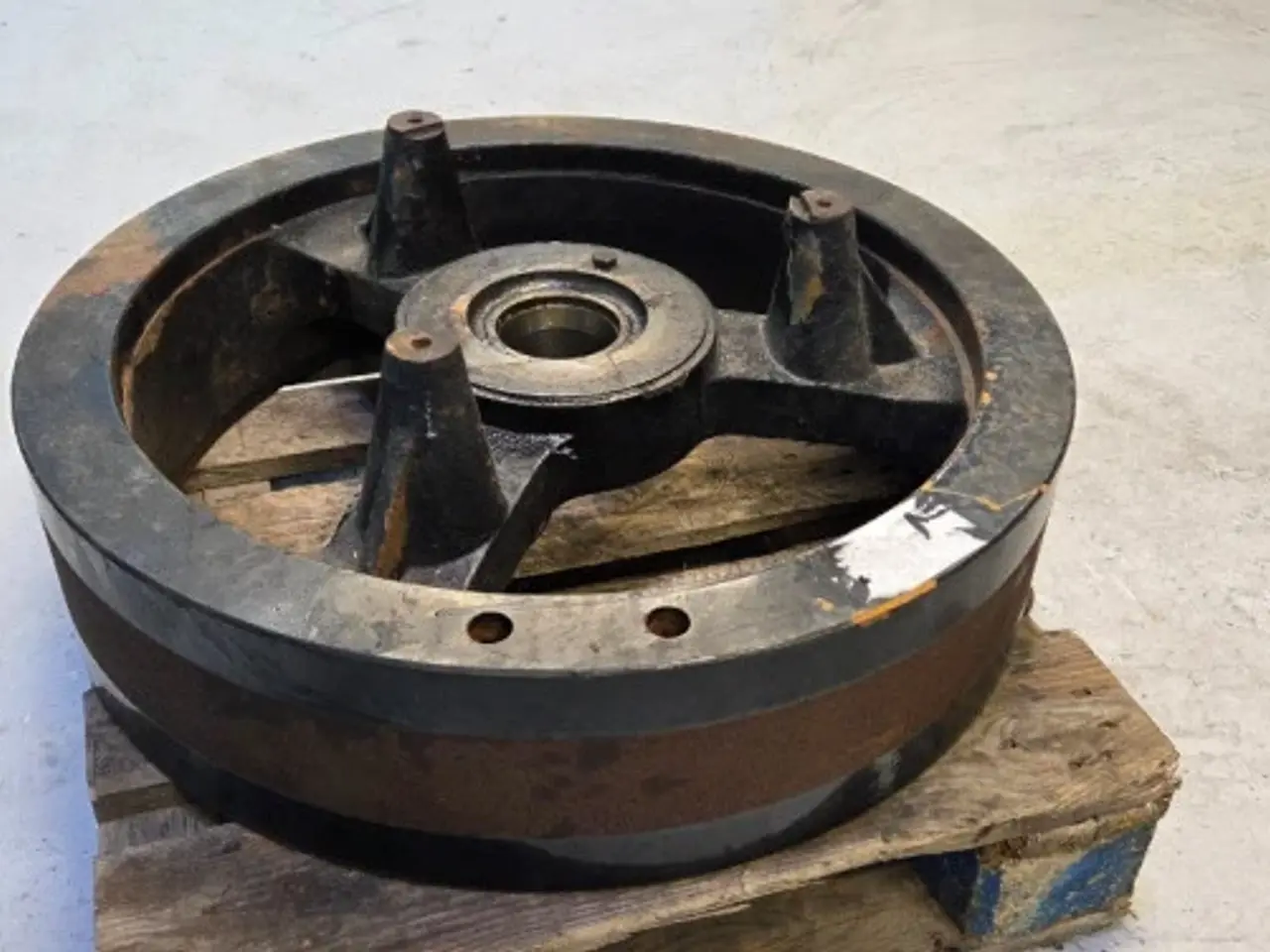 Billede 4 - New Holland BB9060S Svinghjul 87721200