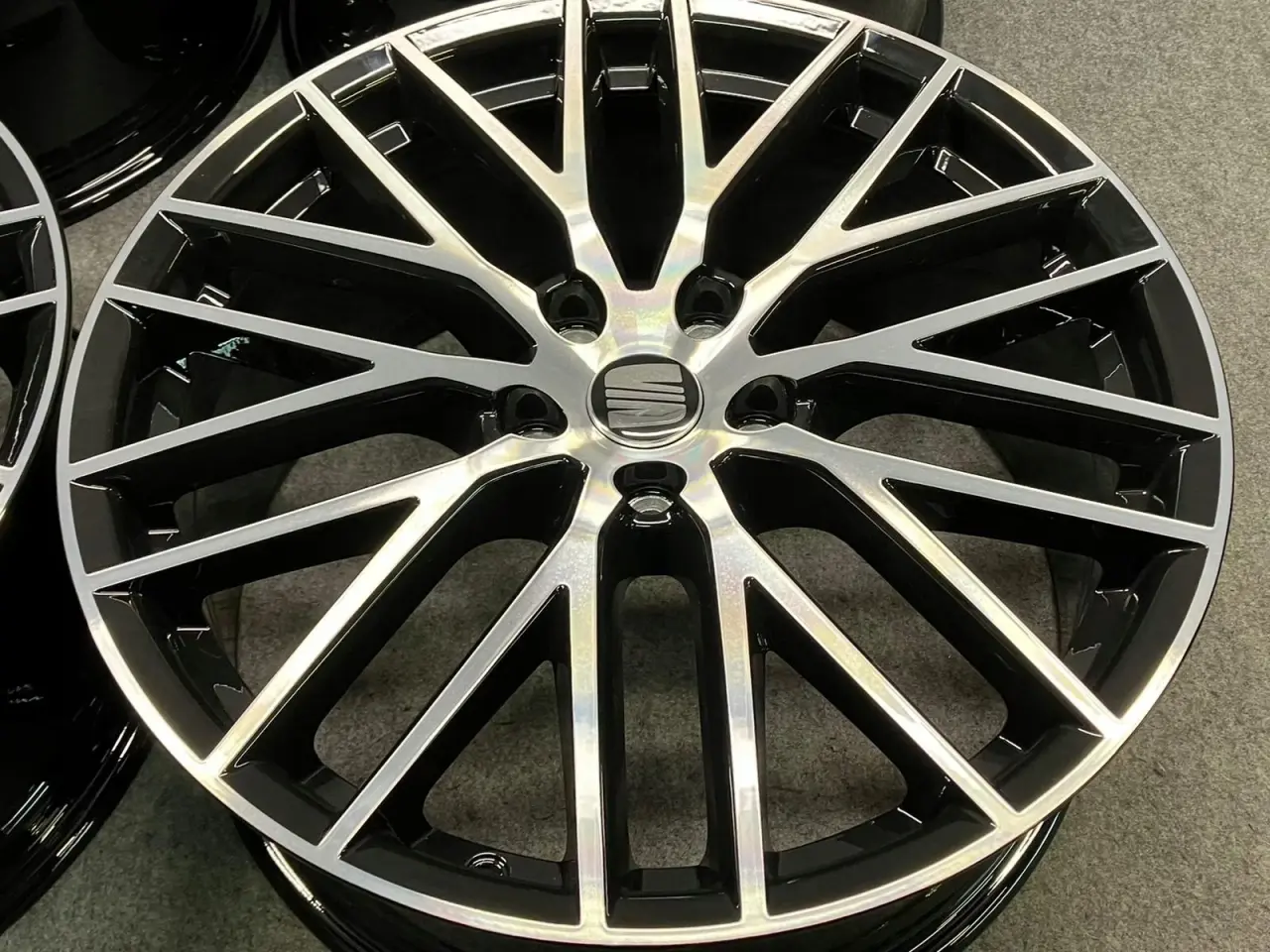 Billede 3 - ALUFÆLGE SEAT CUPRA LEON 5F0 19"