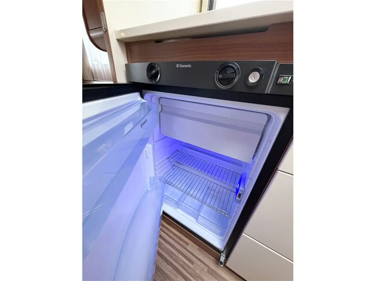 Billede 12 - 2014 - Adria Adora 472 LU Enkeltsenge-Lamel-Gulvtemp.-Mover-Aircon-Telt