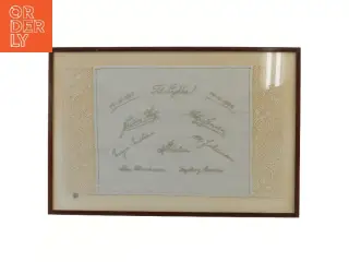 Indrammet tekstil med broderi (str. 48x32 cm)