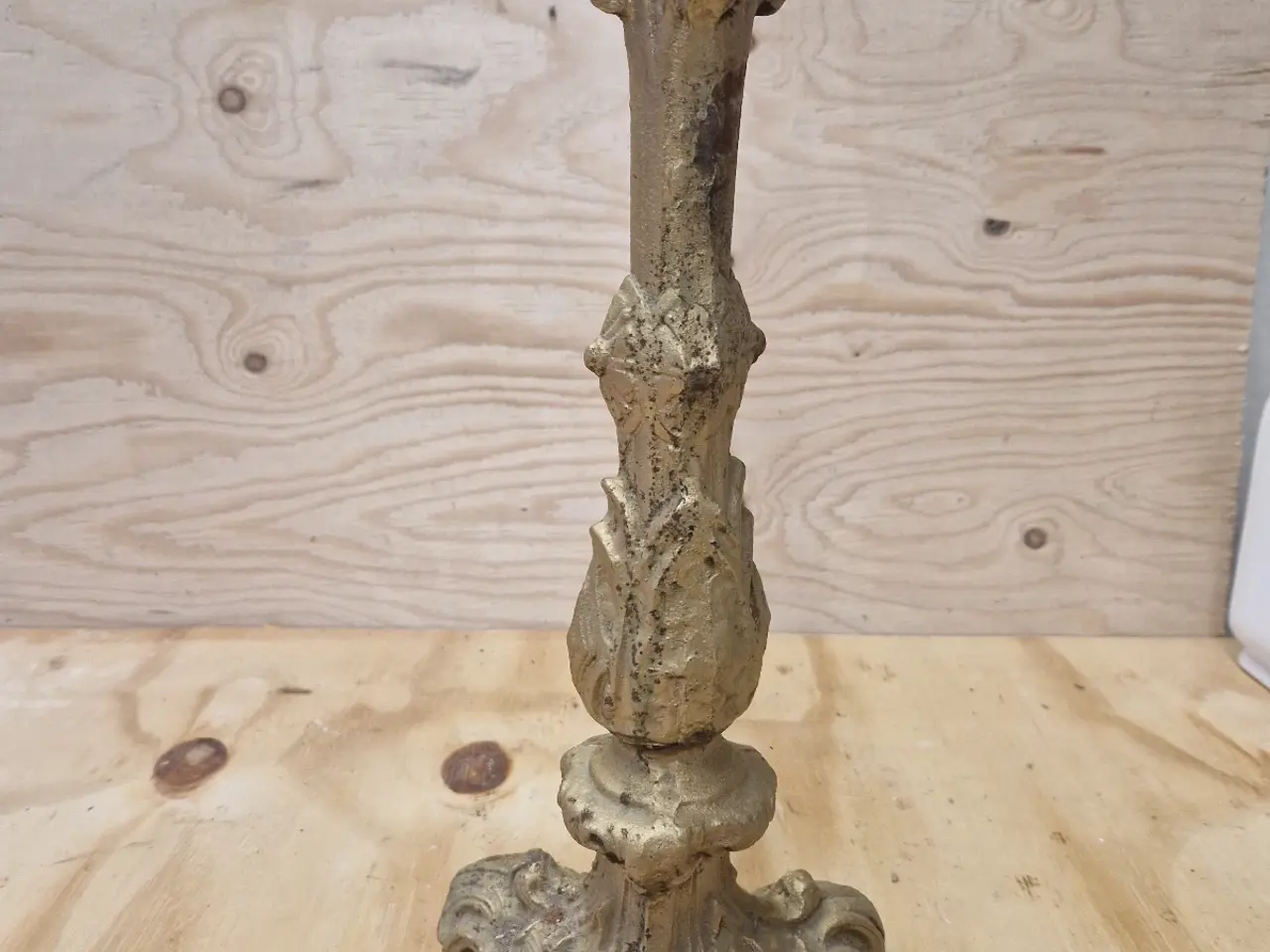 Billede 2 - 2 antikke malmlysestager 42 cm høje