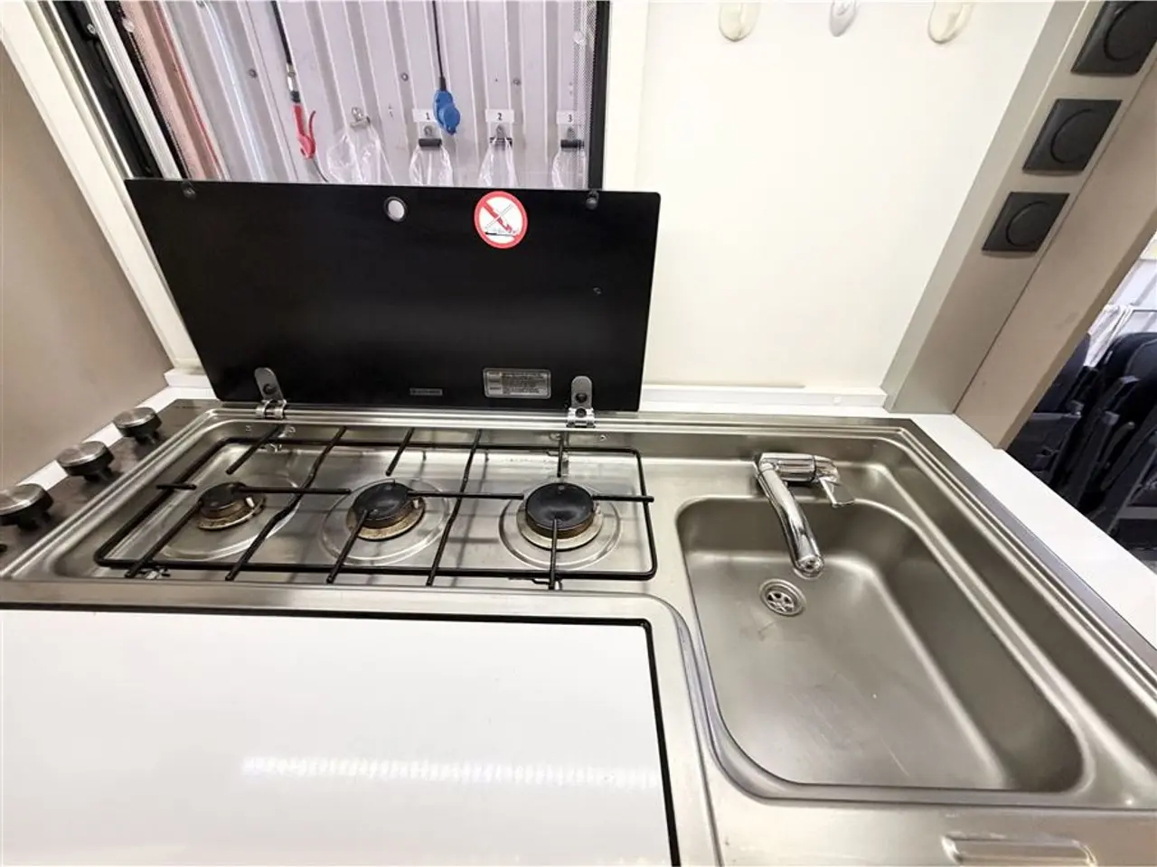 Billede 13 - 2015 - Adria Altea 492 LU Enkeltsenge-Lamel-Mover-Telt