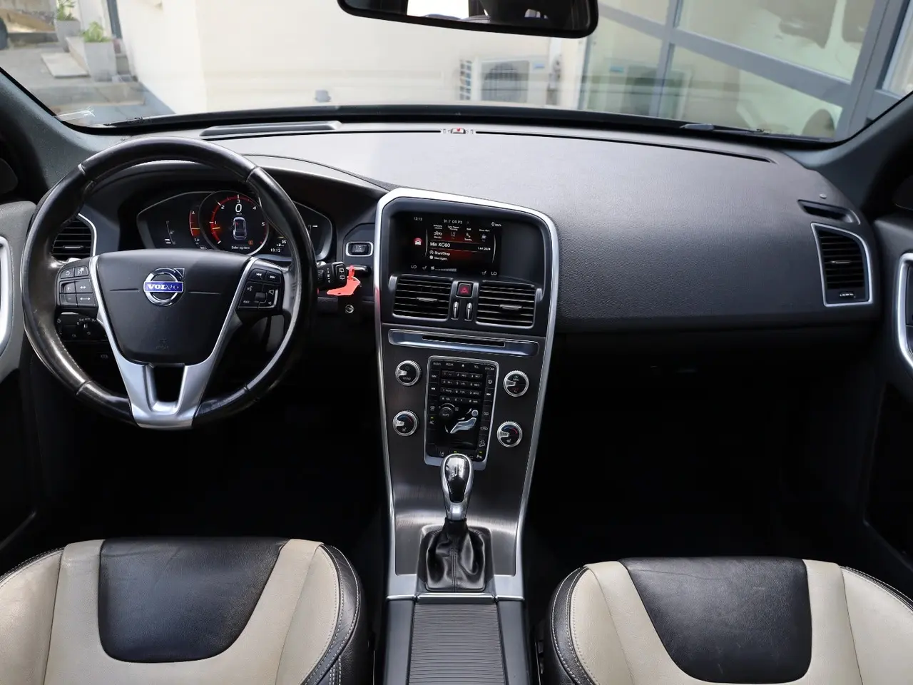Billede 5 - Volvo XC60 2,4 D5 220 Momentum aut. AWD Van