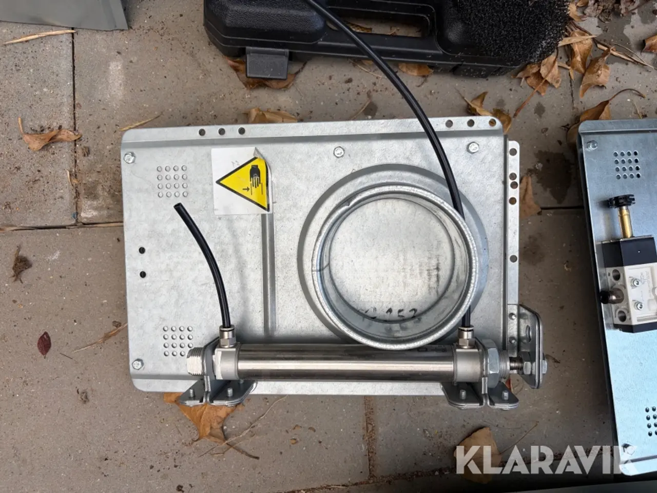 Billede 6 - Parti med pneumatiske og manuelle ventilationsspjæld
