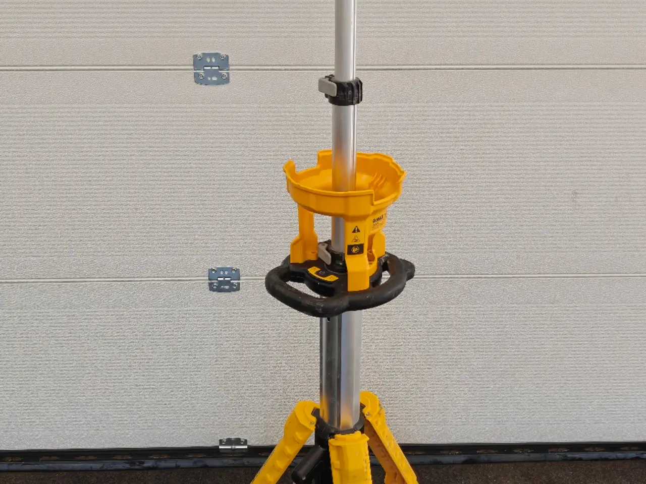 Billede 1 - DeWalt DCL079 18V XR LED arbejdslampe på stativ – 