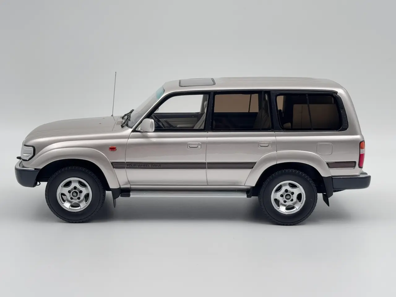 Billede 2 - 1992 Toyota Land Cruiser HDJ80 1:18