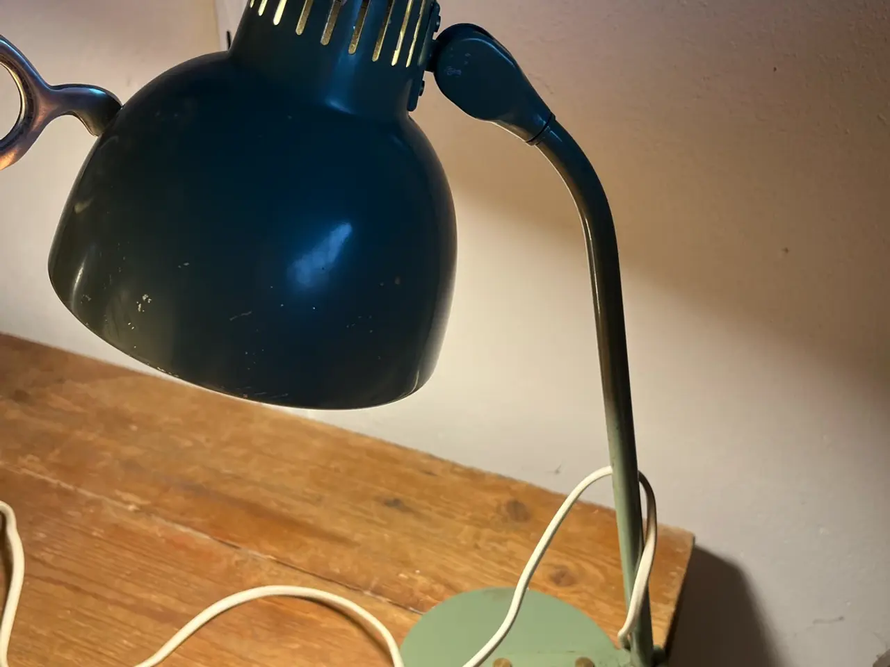 Billede 1 - Bordlampe i grøn
