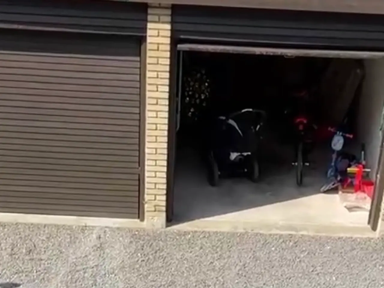 Billede 1 - Garage 15m2 med el udlejes