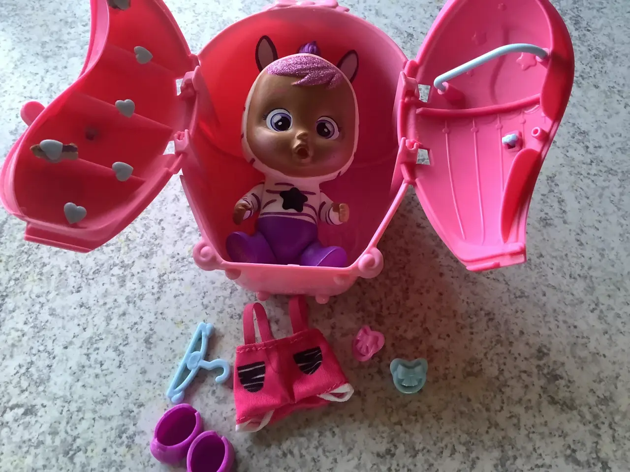 Billede 1 - Helt ny IMC Toys cry baby med hus og tilbehør