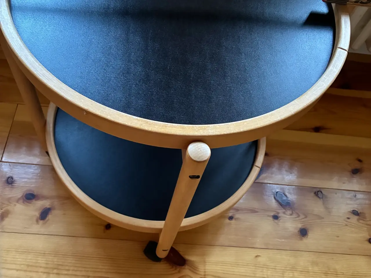Billede 4 - Bakkebord i bøg