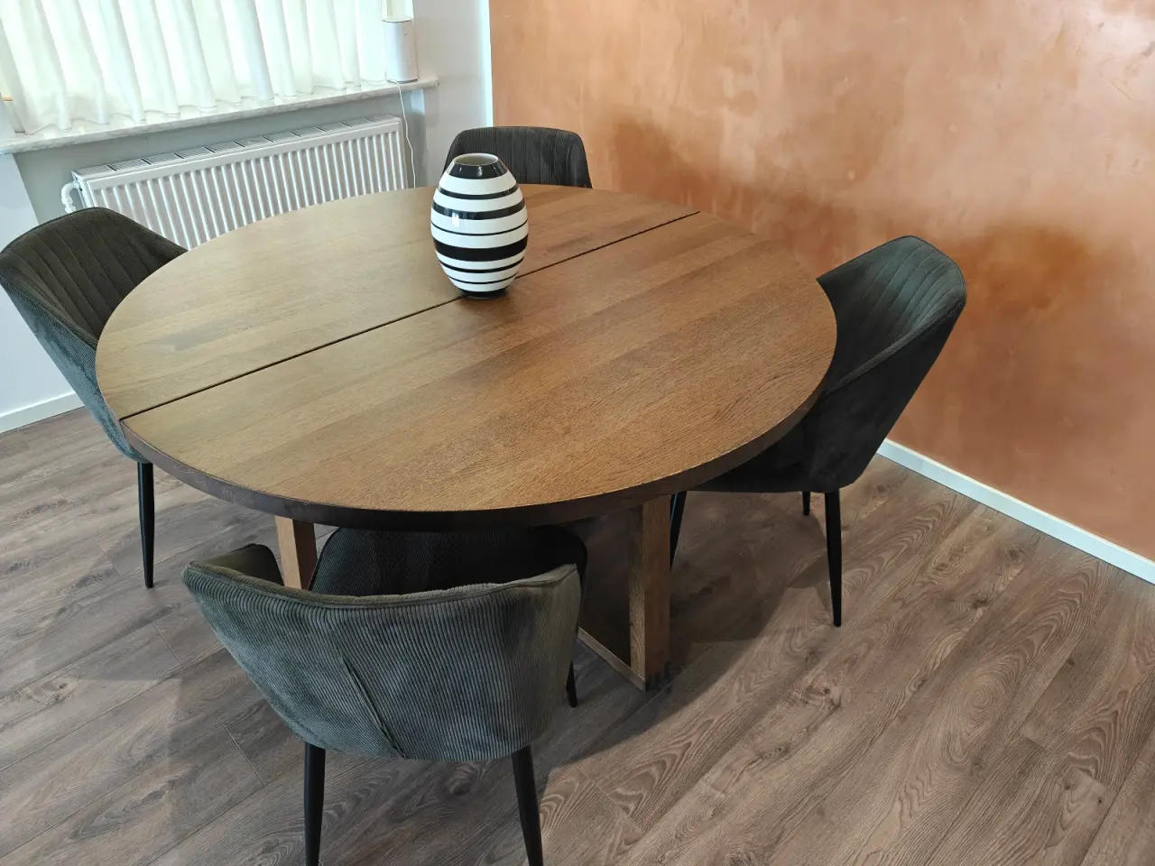 Billede 2 - Egetræ Spisebord fra IKEA