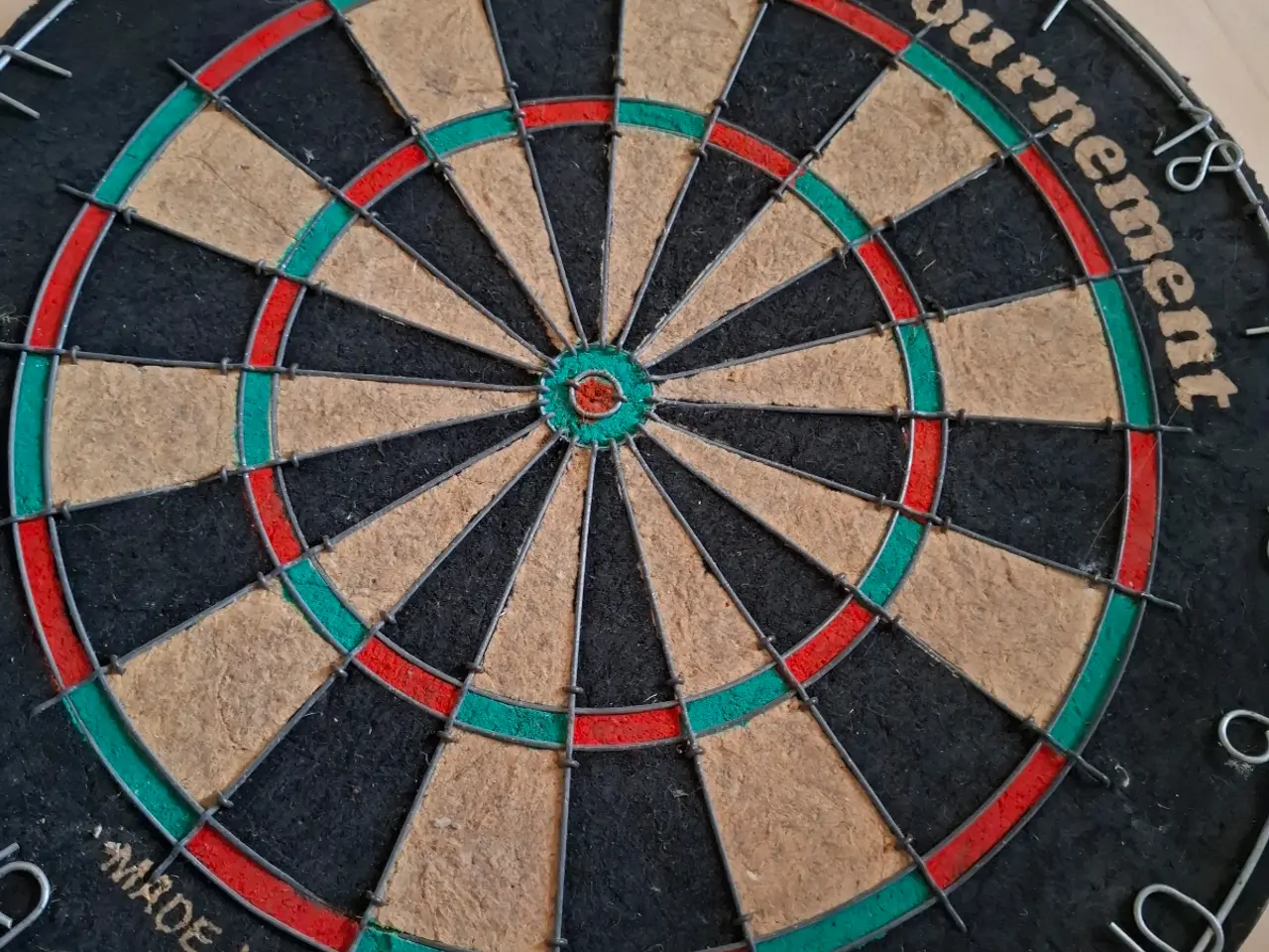 Billede 2 - Dartskive med historie sælges.