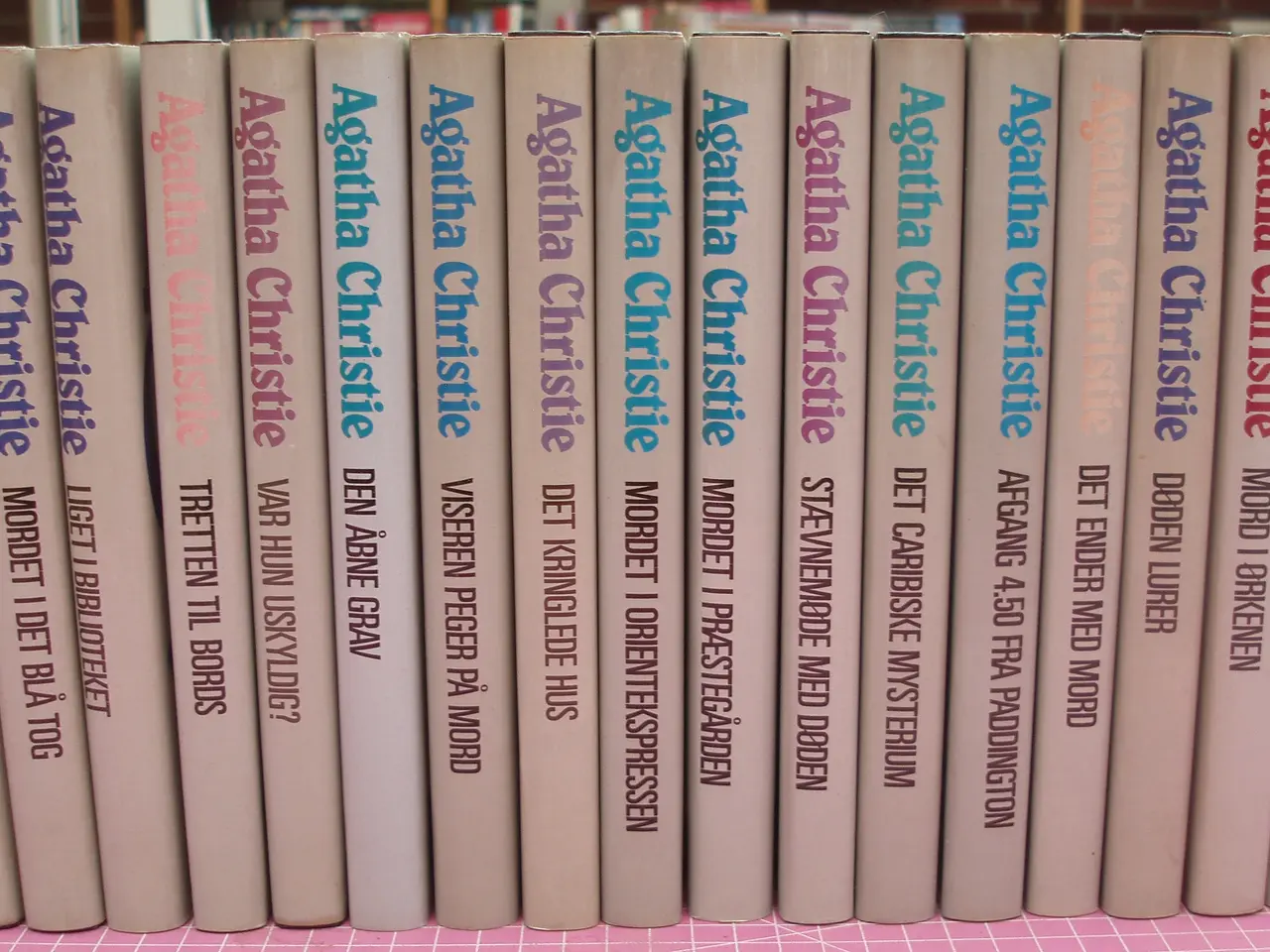 Billede 3 - Agatha Christie Hardback bøger med smudsbind