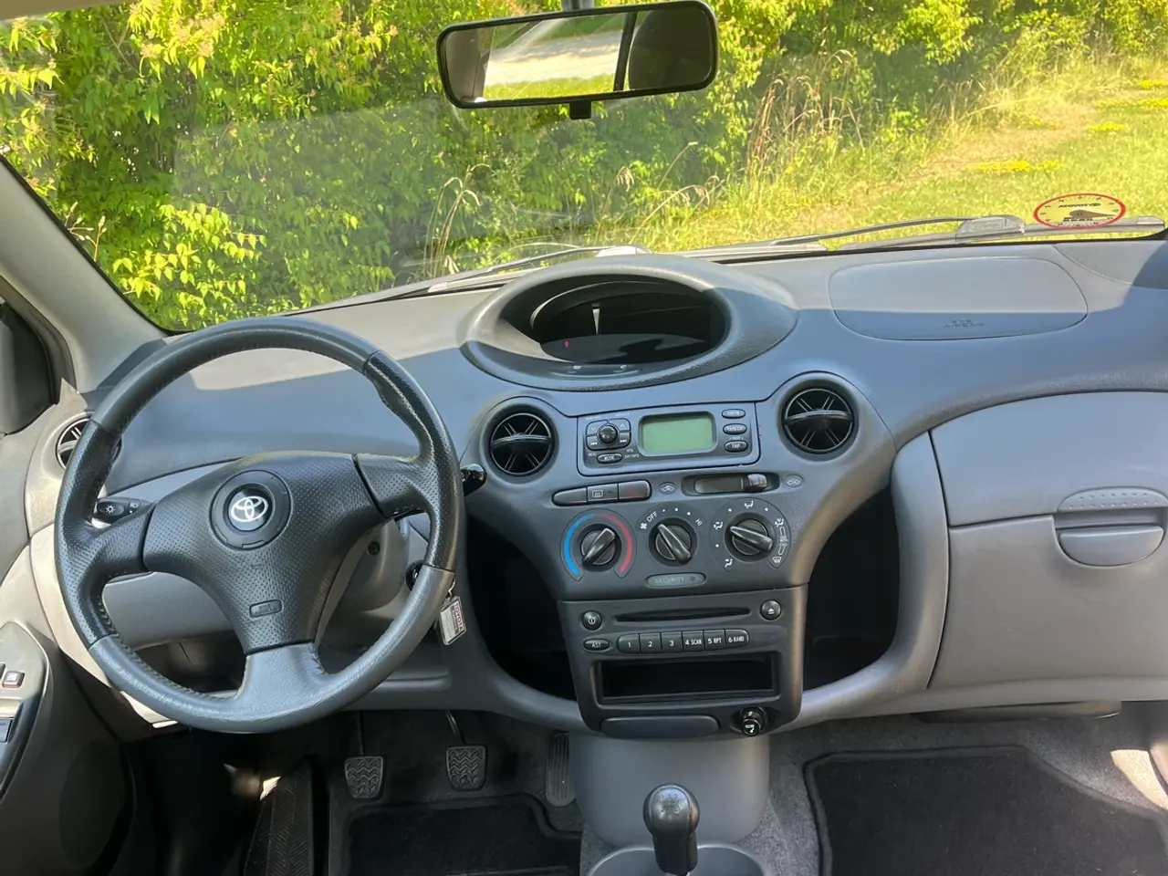 Billede 3 - Toyota Yaris 1,3 årgang 2002benzin kM 129.900