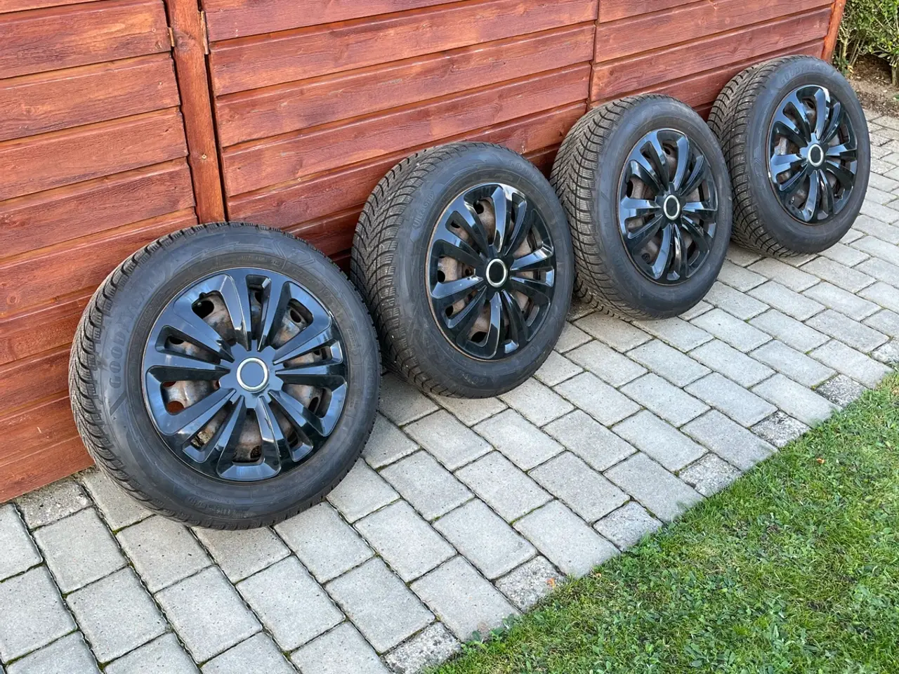 Billede 1 - Vinterdæk Goodyear 205/60 R16