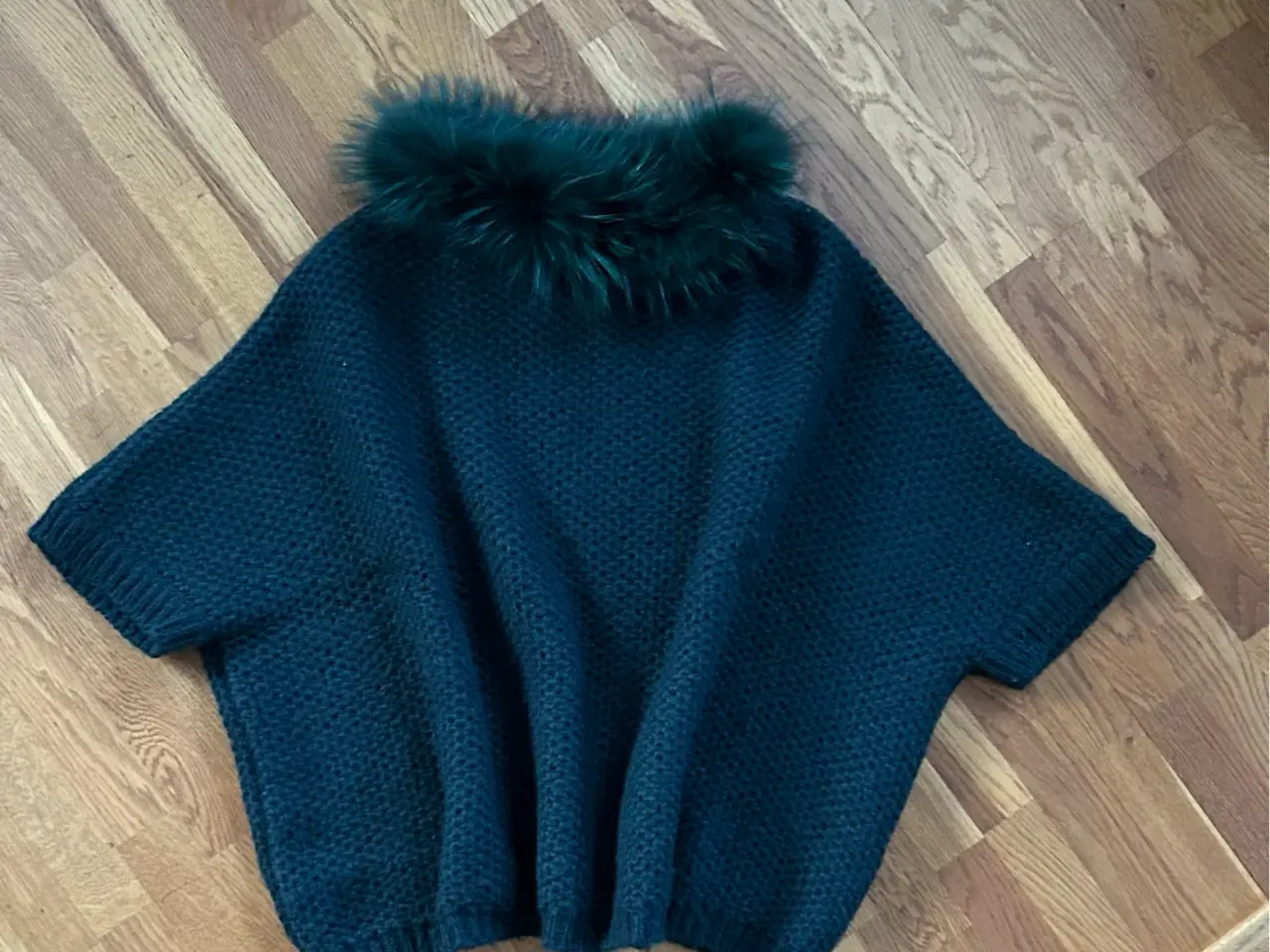 Billede 1 - “Orchid” poncho/sweater. Grøn. One size