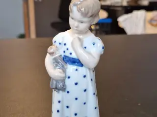 Pige med dukke, Royal Copenhagen