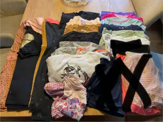 Pigetøj 122/128 Nike shorts, strømpebukser, kjole