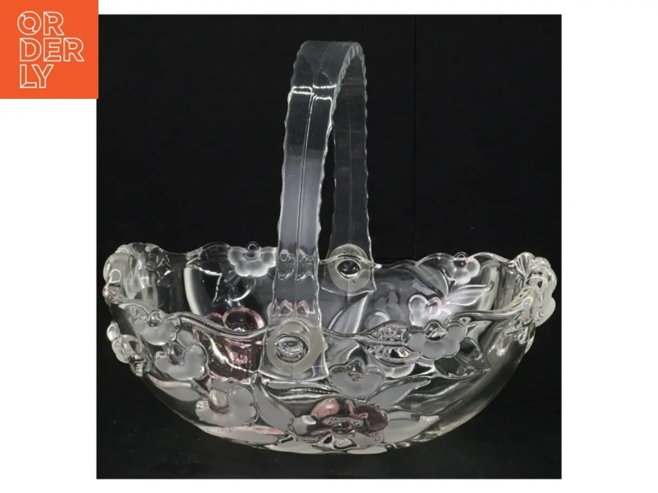 Billede 1 - Kurv i krystal glas med blomsterdekoration (str. 20 x 16 x 17 cm)