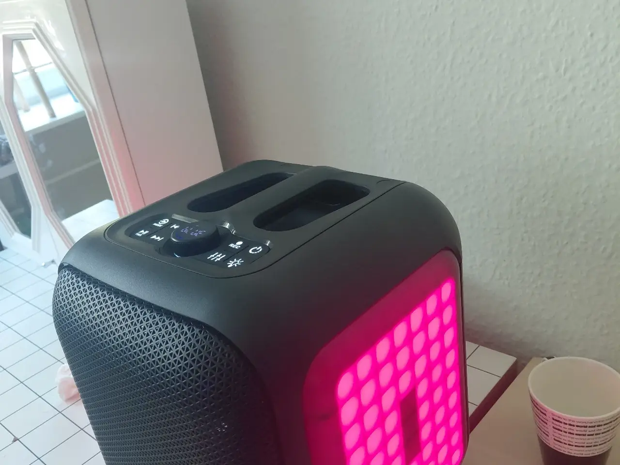 Billede 2 - Fantastisk bluetooth højtaler, 5 uger gammel