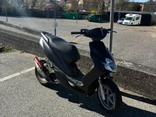 Yamaha jog r