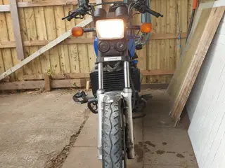 Honda VF 30 Magna  500ccm- skal synes!!