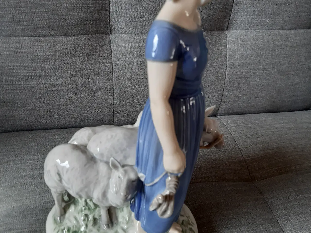 Billede 2 - B&G Figur Nr 2010