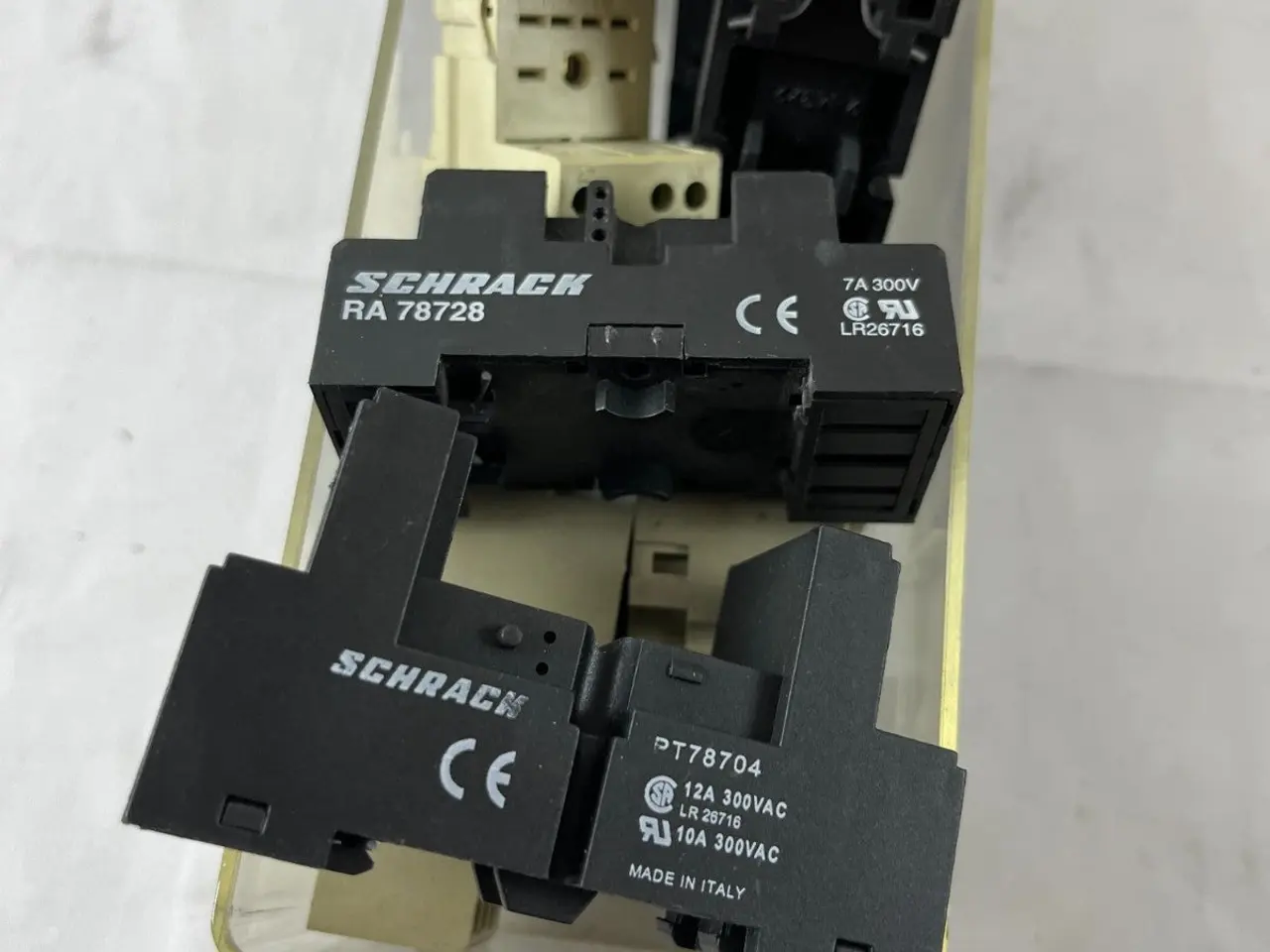 Billede 4 - Schrack PT78704 RA78728 relæ Socket parti DIN Rail