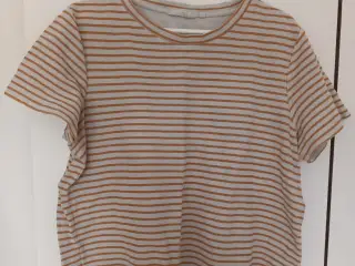 Basic Apparel T-shirt i str XL