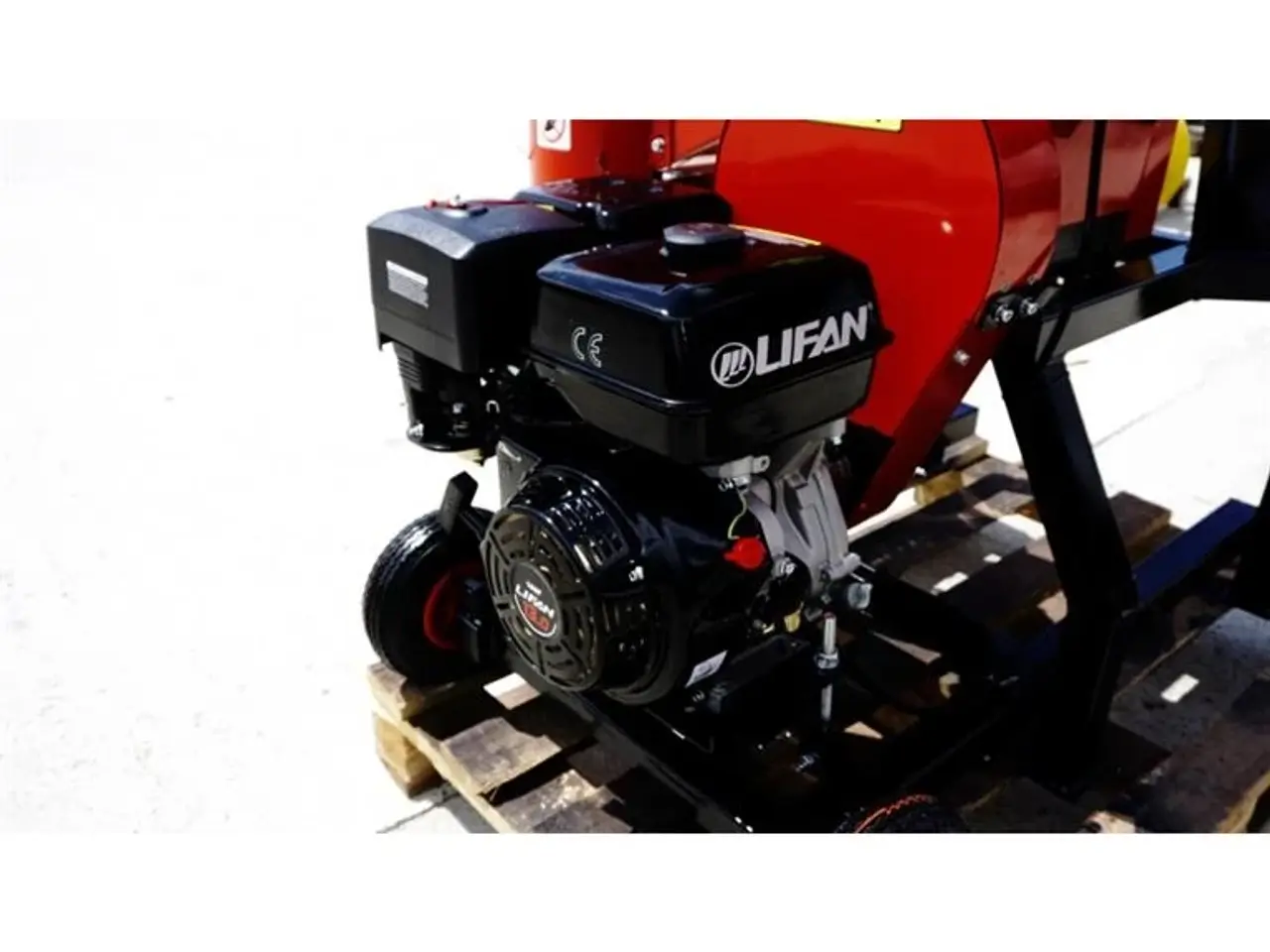 Billede 4 - Remet Træhugger med benzin motor og traktor pto Rs120