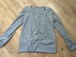Gråmeleret trøje