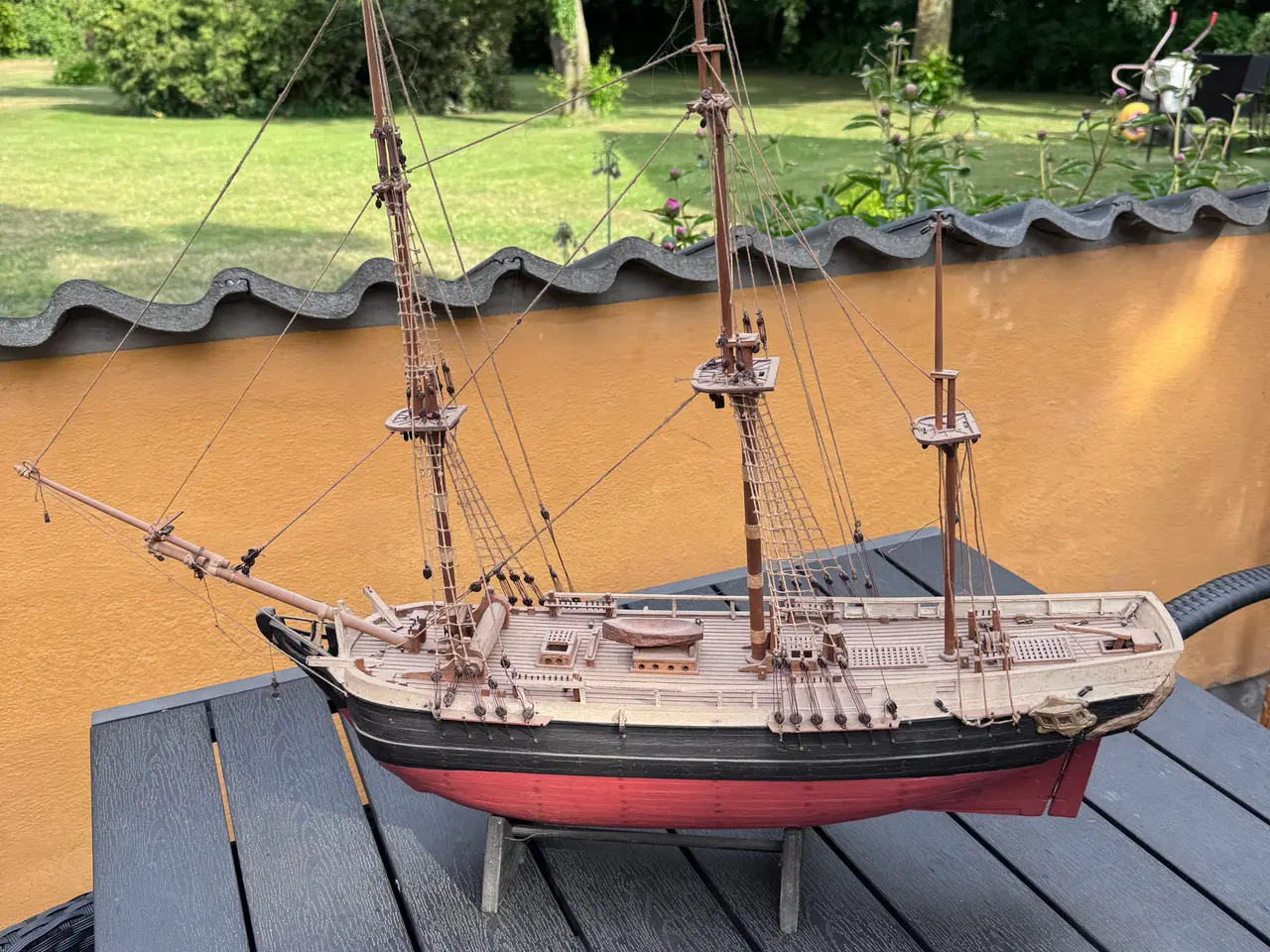 Billede 1 - Modelskib i træ
