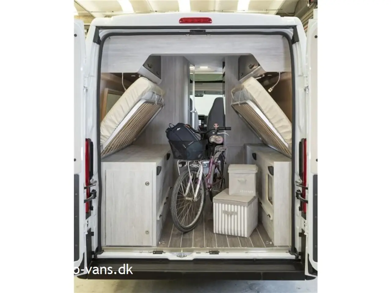 Billede 7 - 2026 - Rollerteam Livingstone DUO Sport   CamperVan med enkeltsenge som kan omforandres til dobb.seng