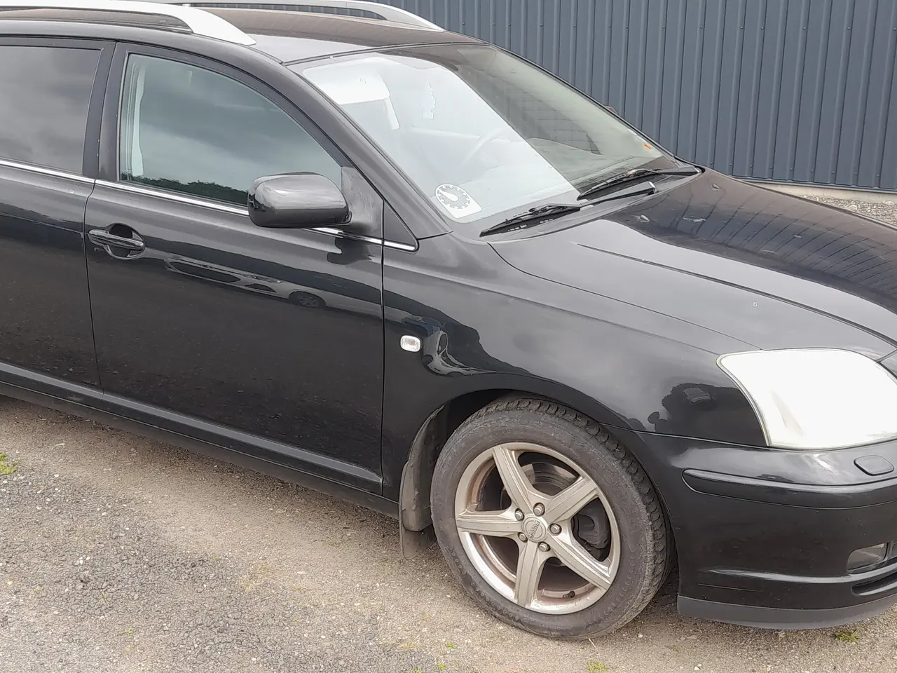 Billede 1 - Toyota Avensis stc 1,5 år til syn