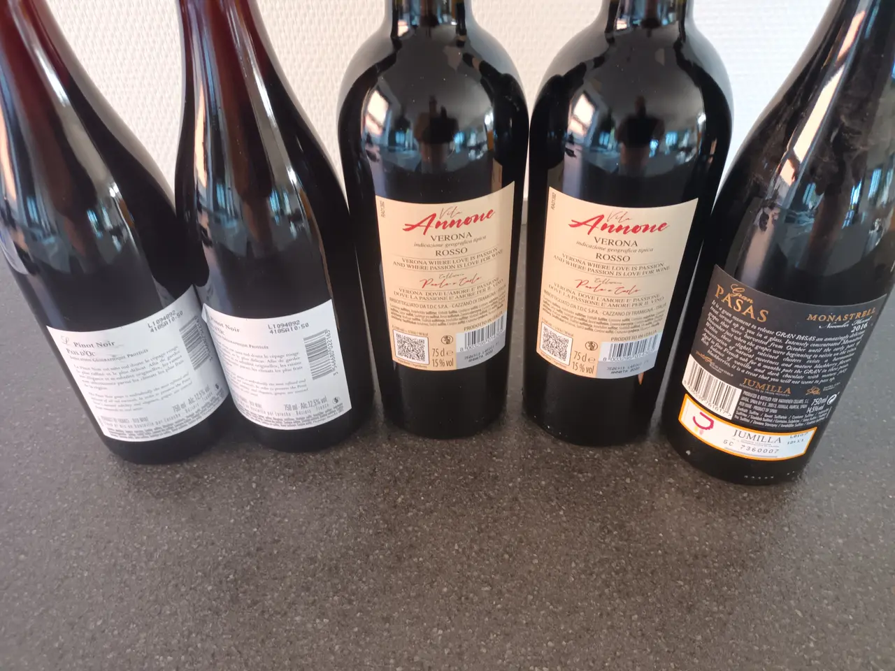 Billede 2 - Rødvin 5 flasker god vin.