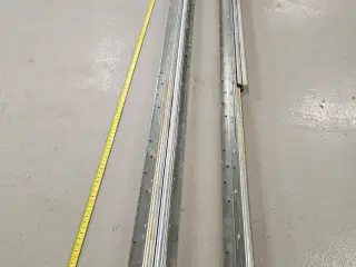 Udtræksskinner til eks. spisebord. 2700 cm