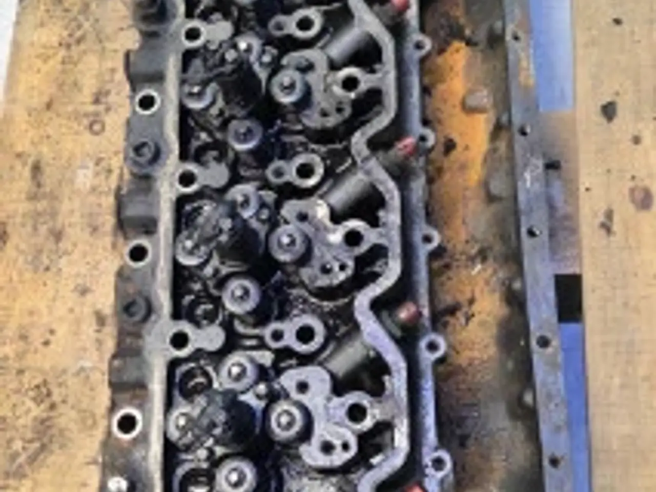 Billede 13 - Case 821E Cylinderhoved 2831279