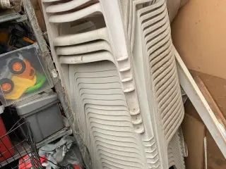 30 ældre plaststole