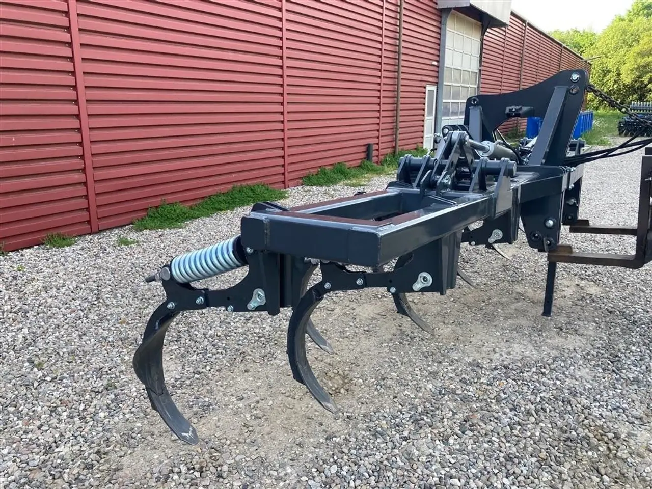 Billede 1 - - - - J-Maskiner dybdeharveforsats 6 m.