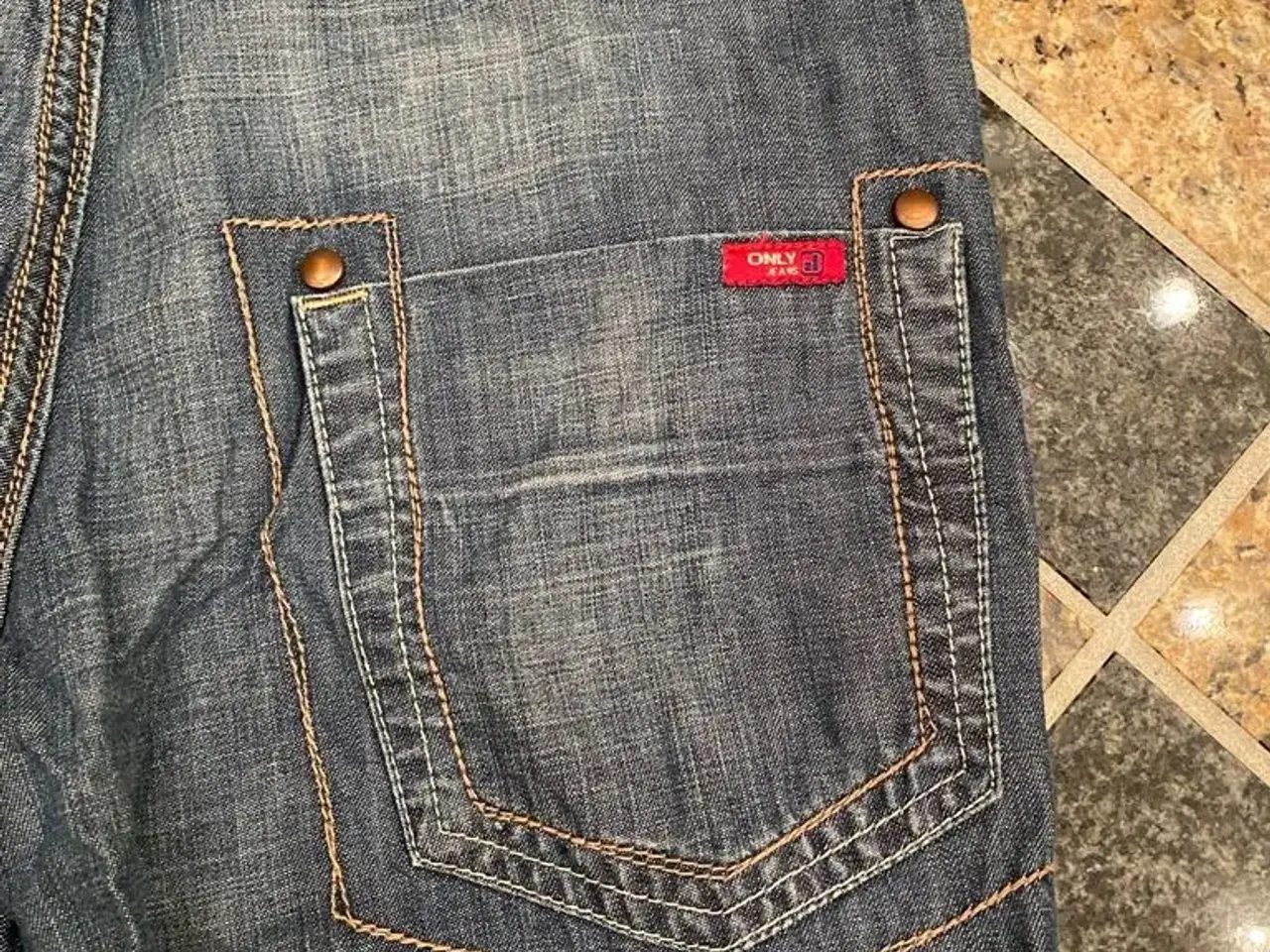 Billede 5 - Only jeans knæbukser str 26