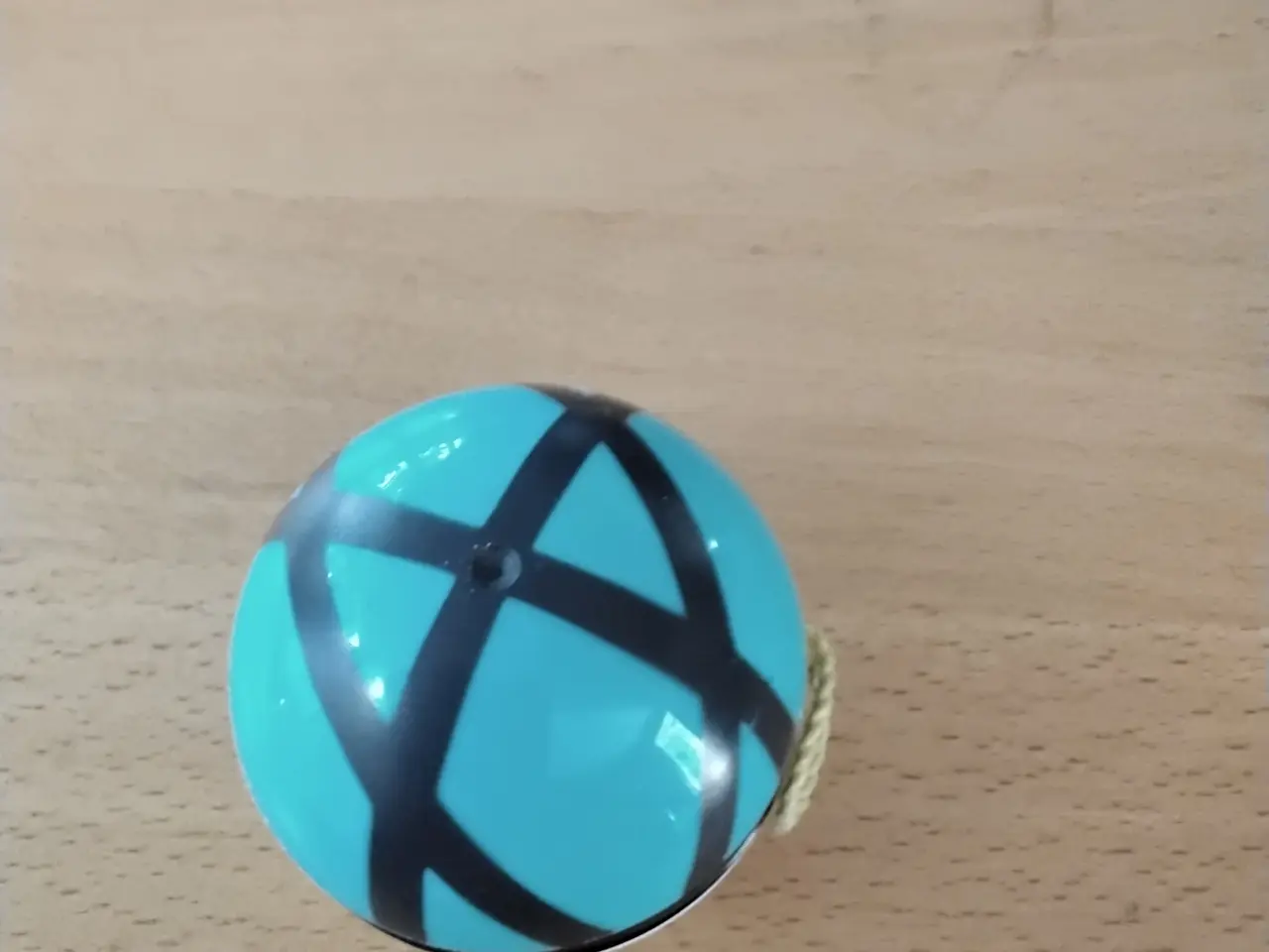 Billede 5 - 4 figurer, kugle og yoyo og 5 bamser