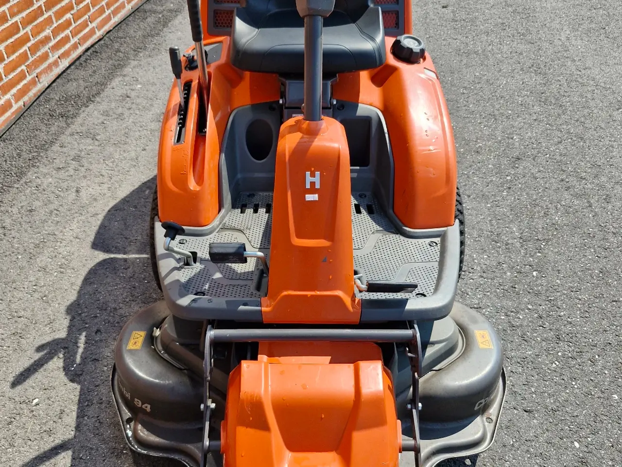 Billede 2 - Husqvarna R216AWD m. 94cm Combi Klippedæk
